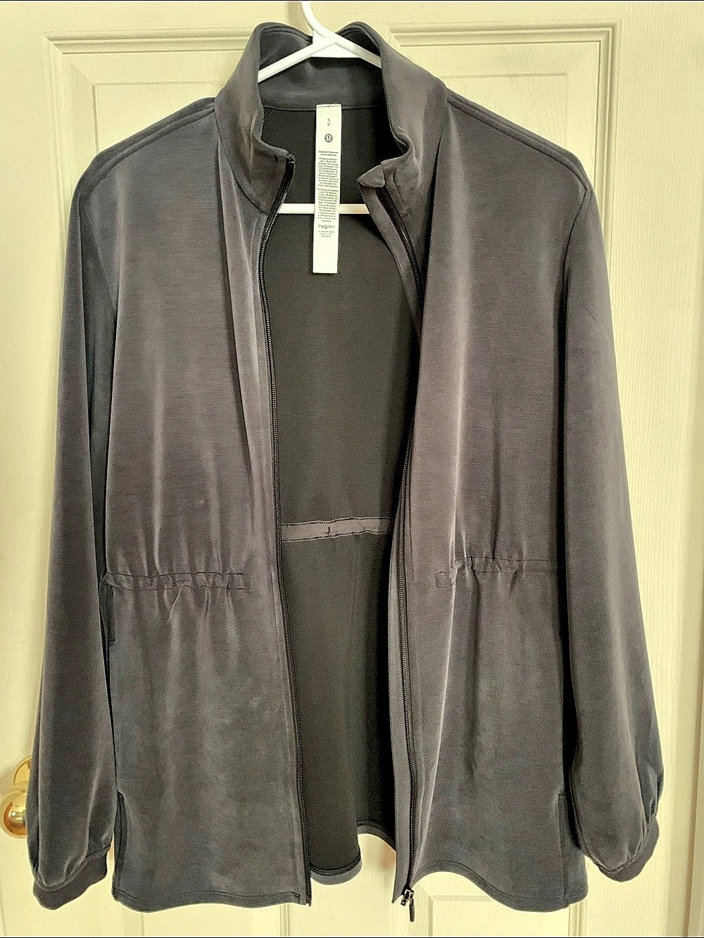 Lululemon Softstreme Cinch-Waist Full-Zip Jacket Gray